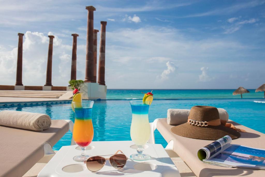 krystal cancun pool relax